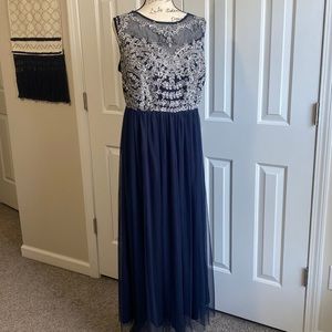 Candalite Women’s Navy Prom /formal dress . 1X